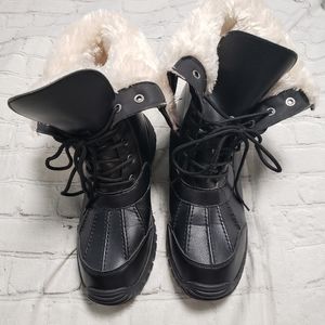 Outdoors Mens Winter Boots. Size 10